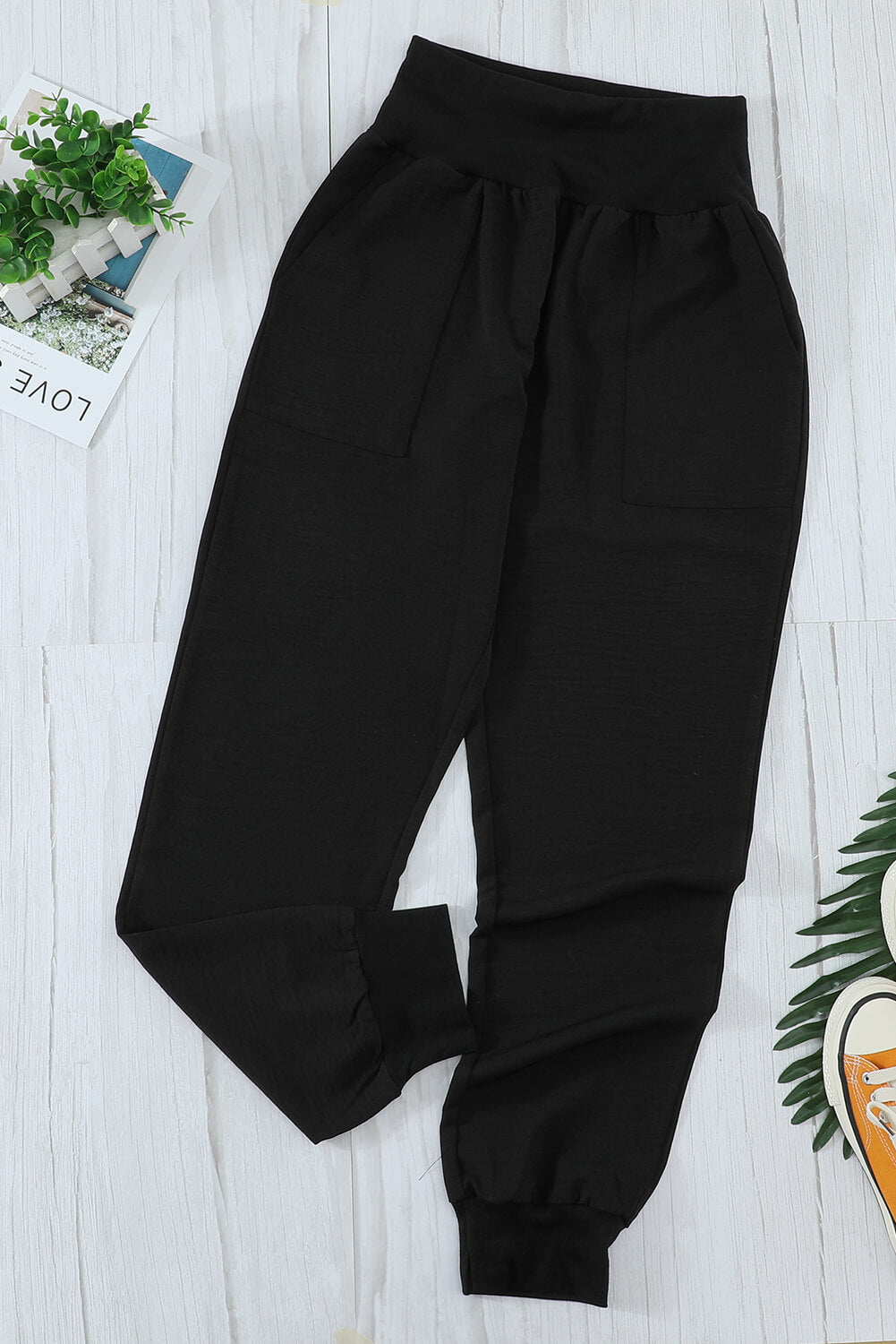 Green Pocketed Casual Joggers